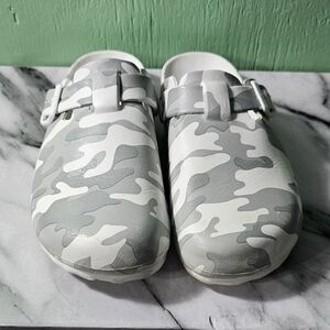 "Mix-It" womens slip ons